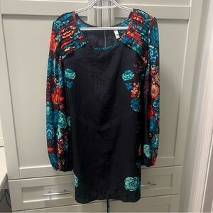 Gorgeous Prints - see closeup photos! XHILARATION Floral Navy Lightweight Dress